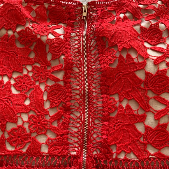 ❣️FRANCESCA’S❣️RARE Red Lace Dress - Picture 6 of 8